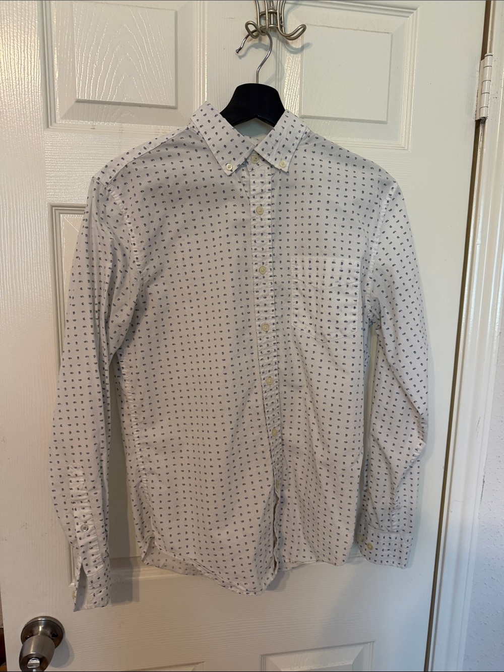 Men's Long-Sleeve Button-Down Shirt in paisley print